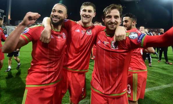 Joe Allen Picks Up Minor Knee Injury, Keeping His Focus off Reds Contract Situation
