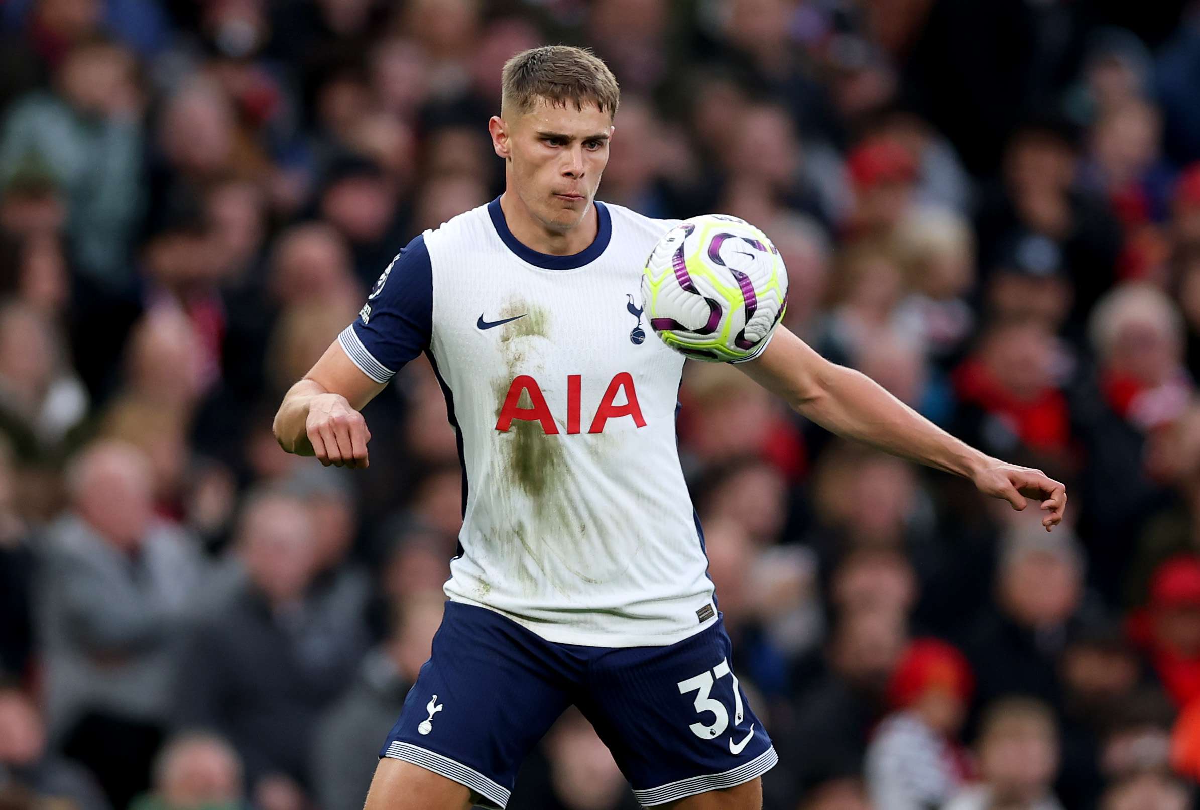 Micky van de Ven Spurs
