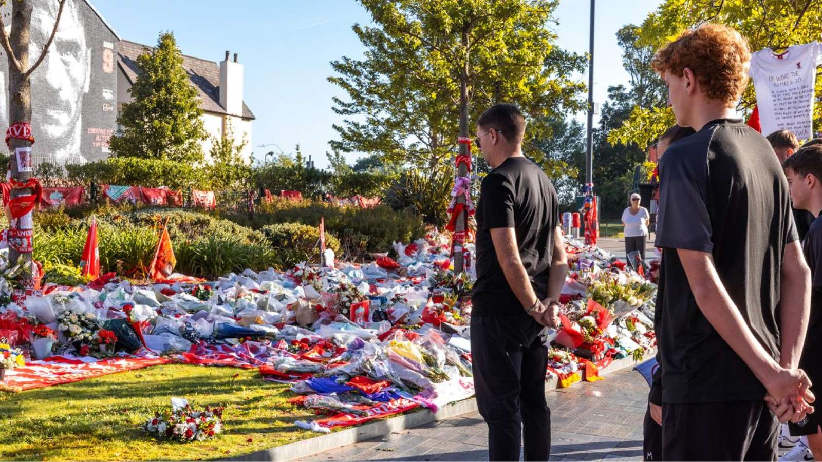 Steven Gerrard visits Anfield to lay flowers and pay tribute to Diogo Jota and Andre Silva