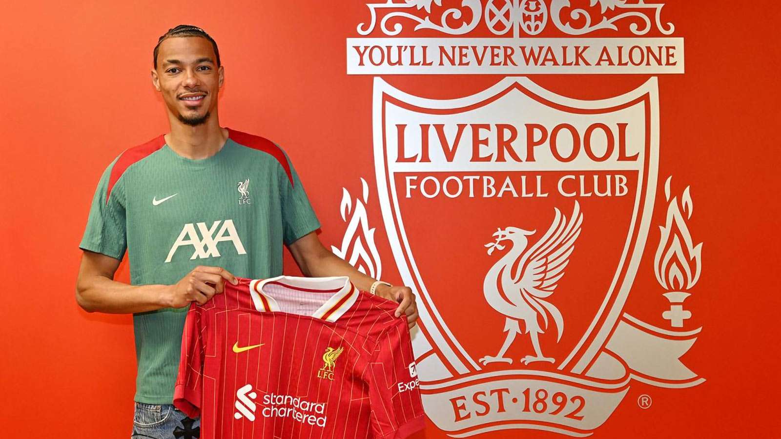 Hugo Ekitike signs for Liverpool