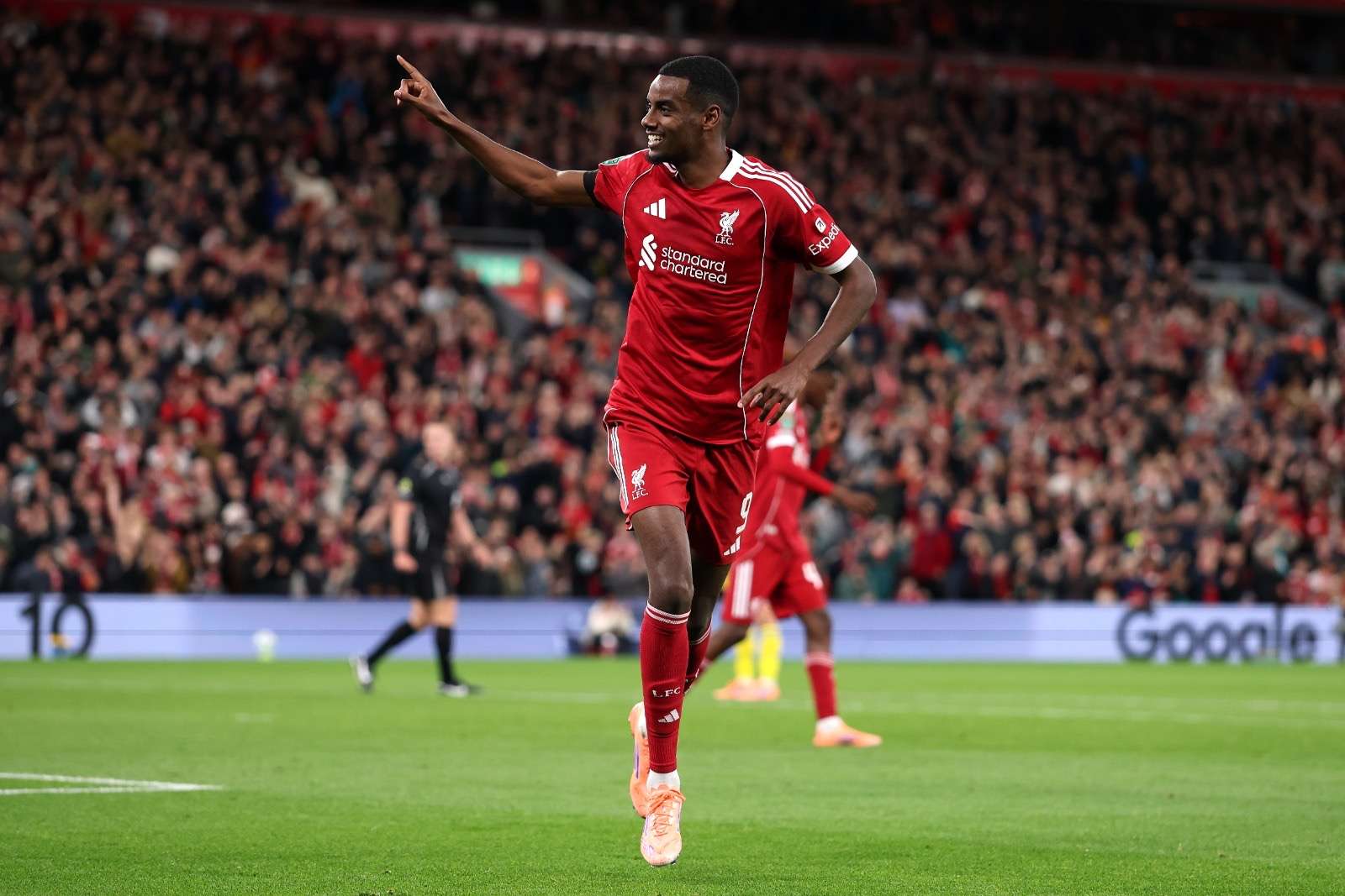 “We have to build it up” – Arne Slot urges patience with Alexander Isak despite striker’s first Liverpool goal against Southampton