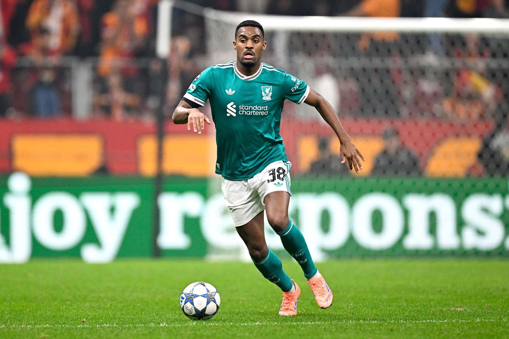 Arne Slot provides Ryan Gravenberch injury update ahead of Eintracht Frankfurt tie